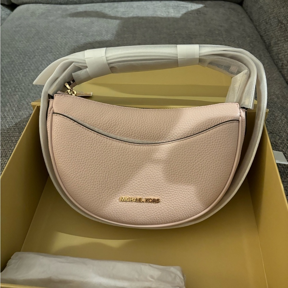 BNWT  Michael Kors Baby Pink Crossbody – 100% Leather & Sealed! - Picture 8 of 9